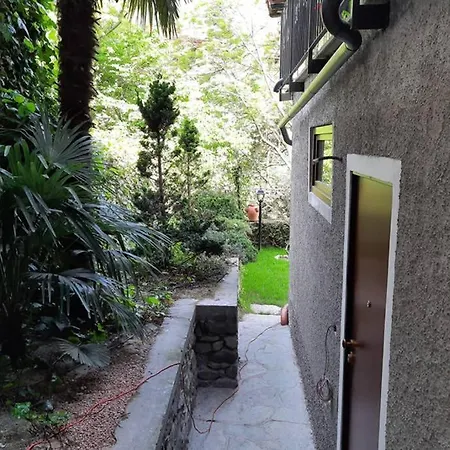 The Ivy House In The Castle * Menaggio